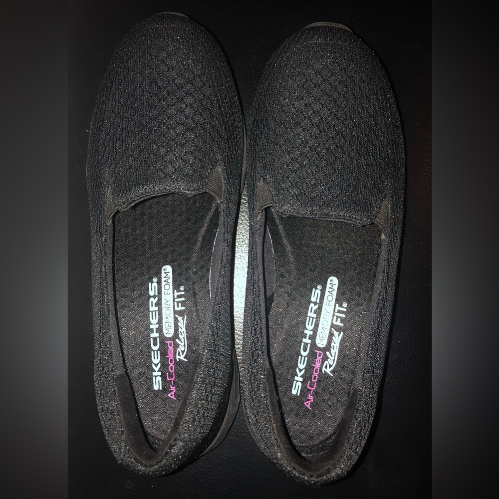 Skechers Women's Black Relaxed Fit Loafers